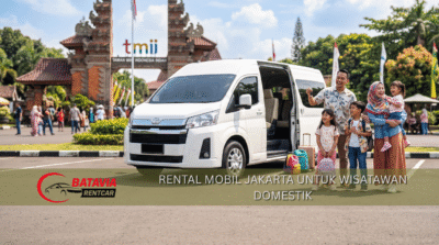 Rental mobil Jakarta untuk wisatawan domestik dengan mobil Innova dan keluarga bahagia di TMII